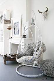witte ibiza style woonkamer met grove breisels shopinstijl nl hangstoel thuis woonkamer thuisdecoratie