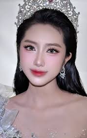 Hoa hậu Hà Trúc Linh gây sốt vì đẹp nguyên bản