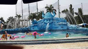Ada banyak tempat wisata di jakarta yang bisa masuk dalam agenda liburan, mulai dari wisata alam, wisata edukasi, hiburan hingga wisata sejarah. 11 Kolam Renang Di Jakarta Yang Paling Bagus Beserta Harga Tiketnya