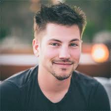 Zach Bender's Instagram, Twitter & Facebook