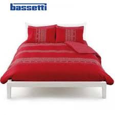 Raso di seta per lenzuola rosse sull'onda del lusso, in cotone per chi preferisce percepire la pura bellezza del colore su un tessuto più semplice. Lenzuola Rosse Shop Online Biancheria48 Shop