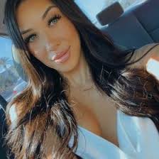 Jessica Malan's Instagram, Twitter & Facebook