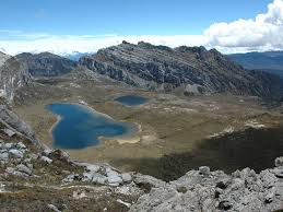 Hasil gambar untuk Carstensz Pyramid