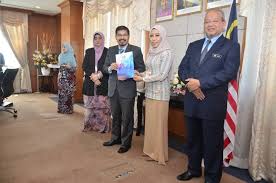 See full list on examspa8i.com Dr Uzir Ø¹Ù„Ù‰ ØªÙˆÙŠØªØ± Petang Ini Menyampaikan Watikah Kenaikan Pangkat Pegawai Teknologi Maklumat Gred F41 Ke Gred F44 Jabatan Perangkaan Malaysia Tahniah Dan Semoga Terus Cemerlang Dalam Memberi Perkhidmatan Terbaik Kepada Jabatan