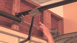 Thread one end of the rope through the hole in the top of the red release handle. Chain Drive Opener Trolley Release Re Engage How To Youtube