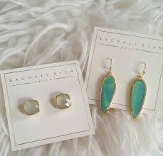 Learn how to make simple cardstock earring cards that will take your packaging game to a whole new level.do you sell your finished pieces? Cardstock Jewelry Display