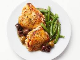Skillet Chicken Thighs With Olives And Green Beans Recipe In 2020 Skillet Chicken Thighs Green Bean Recipes Skillet Chicken
