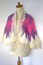 Spot foto ini dilengkapi dengan pengaman kok. 31 Nyonya Kebaya Top Ideas Kebaya Batik Kebaya Kebaya Lace