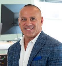 Gregg Mason's Instagram, Twitter & Facebook