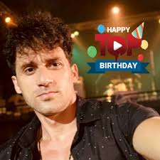 HappyTopBirthday al querido amigo Ernesto Blanco, talentoso guitarrista,  compositor, cantante y productor musical. Te deseamos todo lo bueno y un  feliz día 💝🎂🎉🎁🔝🇨🇺🎶 . Suscríbete a nuestro canal 👉 👉  youtube.com/c/TopCubano .