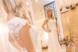 Entdecken sie mode, schuhe, sport und accessoires für herren auf dodenhof.de. Brautkleider Abendkleider Hochzeitsanzuge Dodenhof Posthausen Bremen