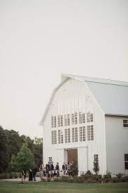 Texas Wedding At The White Sparrow Barn White Sparrow Barn White Barn Barn Wedding Venue