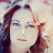 Anna Isbell's Instagram, Twitter & Facebook