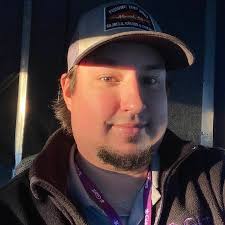 After a caller pointed out how similar Ronnie the Limo Driver's hoarse  voice sounded to Mark the Bagger, Howard sent his staffer to make a prank  call immediately. AUDIO: http://strn.it/Xu15AJ