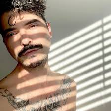 HE SAID YES! 💍🖤👨‍❤️‍💋‍👨 Yesterday I proposed to my best friend + I  couldn't be happier. I love you @showmeursjoey ! Can't wait to spend the  rest of our lives together! Swipe