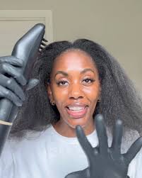 Look at those bristles moving through @iamcrystalnicolee 's hair! Discover  hair color reinvented and find your shade today!