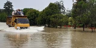 Banjir kilat di area jalan p ramlee, penang. Hujan 1 5 Jam Permukiman Di Bukit Pinang Samarinda Diterjang Banjir Bandang Merdeka Com