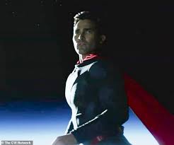 Elizabeth tulloch as lois lane. Superman Lois Reveals Its Dark Tone In The Newest Trailer For The Cw Series Daily Mail Online
