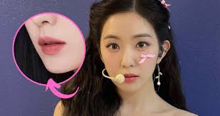 From "M.A.C" to "DIOR": The Secrets Behind Red Velvet Irene's Iconic Lip  Looks