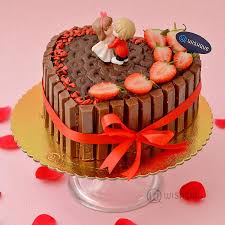 When it comes to valentines theme cakes, there is no shortage of decorations styles. Valentine Kiss Kitkat Chocolate Cake Wishque Sri Lanka S Premium Online Shop Send Gifts To Sri Lanka