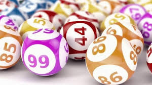 Lotto, 10elotto e superenalotto seguono un calendario di estrazioni preciso e pianificato, che tuttavia, in caso di festività, il calendario delle estrazioni subisce variazioni: Estrazione Superenalotto Oggi 1 Giugno 2020 I Numeri Vincenti