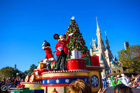 Mickey and minnie mouse enjoy the mountain air while donald, daisy, and pluto make some music in the grass. Mickey Mouse In The Christmas Parade Burnsland Blog