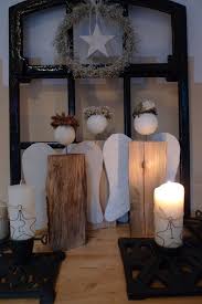 Bei Einer Kleinen Privaten Adventsausstellung Wurde Ich Wieder Daran Erinnert Dass Traditionelle Weihnachtsdekoration Engel Aus Holzscheit Weihnachtsbasteln