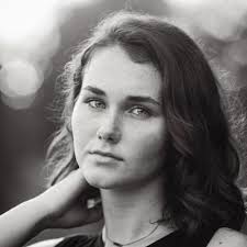 Aubrey Benoit (@AubreyGBenoit)