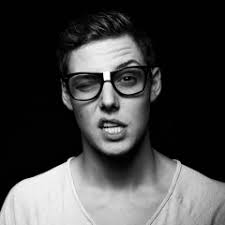 Listen to playlists featuring Mandragora