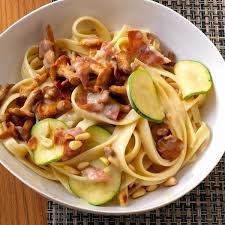 Zucchini Und Pfifferlinge Mit Bandnudeln Rezept Bandnudeln Rezept Bandnudeln Leckere Gesunde Rezepte