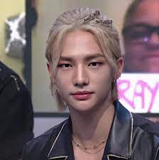 Hyunjin Pics On Twitter Korean Boy Hairstyle Boy Hairstyles Pretty Boys