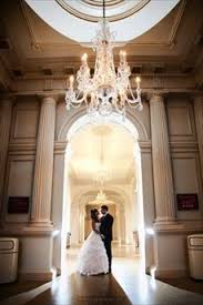 The Henry Ford Dearborn Mi Best Wedding Venue With Images Henry Ford Museum Detroit Wedding Venue Wedding Photographers