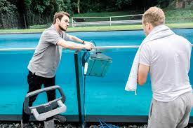 „ich würde mich so scheiße fühlen, wenn ich auf einmal 50 prozent verlangen würde. Oliver Pocher Schwimmt Und Grillt Gerne Referenz Poolpowershop