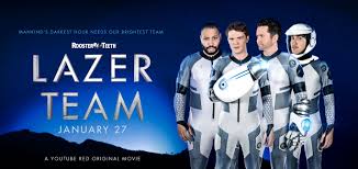 E reticentă în a se întoarce la fostul ei job, deoarece în ultima ei anchetă a eșuat, neputând opri un atac terorist ce a provocat zeci de victime. Movie Review Lazer Team Comicsonline