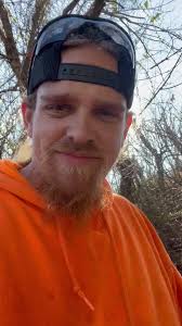 What not to do with a chainsaw. A serious of factors played a part into how  I was able to keep my fingers like the saw being idled down and there being  hardly any teeth