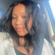 Alyssa Bowden's Instagram, Twitter & Facebook