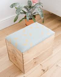 10 Idees Diy Avec Des Caisses En Bois Shake My Blog Deco Caisse De Vin Caisse Bois Caisse A Vin