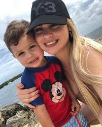 Mirtha Rosales's Instagram, Twitter & Facebook