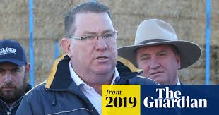 Minister admits 'inappropriate' behaviour towards female RAAF officer