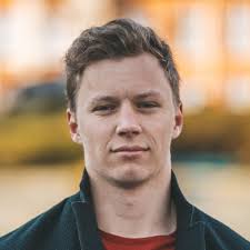 Jeg vil gjerne dele at jeg har startet en ny jobb som First Officer