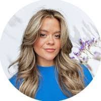 Haley Wright's Instagram, Twitter & Facebook