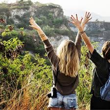 Tidak ada perpisahan yang tidak menyakitkan. 35 Kata Kata Mutiara Traveling Menginspirasimu Berkelana Ragam Bola Com