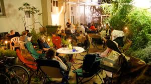 Frieda freut sich über vorlesestunden im ausguck! Medienhaus Hannover E V Veranstaltung Mittwoch Programm Horkino Wahnsinn Rausch Und Rebellion Robert Schmidt Andreas Kebelmann Toni Brenner Bnaya Halperin Khaddari Vortrag Gesellschaftskritik Populismus Fur Anfanger Nina Horaczek Walter