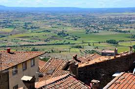 The closest cities are arezzo in tuscany and perugia in umbria. Cortona Italy Tuscany Map Where Is Things To Do See Visit
