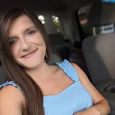 Lori Lee Capuano (@lori16lee)