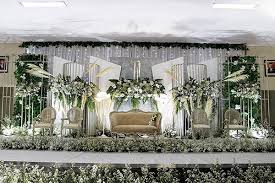 Pernikahan merupakan salah satu momen yang paling berharga dalam hidup seseorang. Glowing Art Decoration Dekorasi Pernikahan Murah Cantik Di Bandung Garut