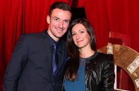 John mcafee, the creator of the mcafee antivirus software, has been found dead in his cell in a jail near barcelona, a government official told the associated press on wednesday. Weihnachtsfeier Beim Vfb Stuttgart Kapitan Christian Gentner Mit Seiner Freundin Verena Schwarzwalder Bote