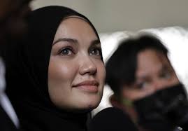 Puteri Sarah files for divorce from 'Mat Kilau' director Syamsul Yusof  after his second marriage in Thailand with Ira Kazar