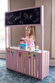 This Diy Play Stand Is An Imaginative Toy To Keep Your Kids Entertained It Can Be A Lemonade Stand An Ice Cr Diy Lemonade Imagination Toys Diy Lemonade Stand