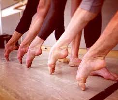 See more ideas about male feet, barefoot men, mens flip flops. Ok These Are Male Dancers Feet I M Pretty Sure The Front Foot Belongs To Tiit Helemits Principal With San Francisco B Dancers Feet Ballet Dance Ballet Feet